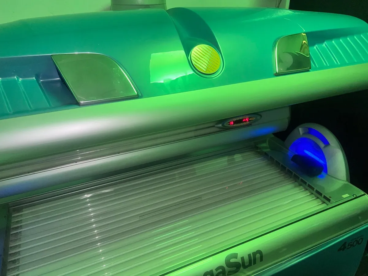Megasun 4500 Ultra Power Tanning bed - Image 1