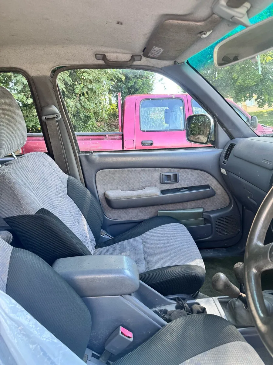 Toyota Hi-Lux x2 - Image 4
