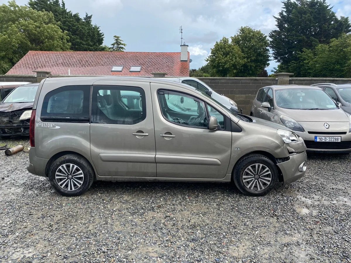 2014 Peugeot partner wheelchair van - Image 2