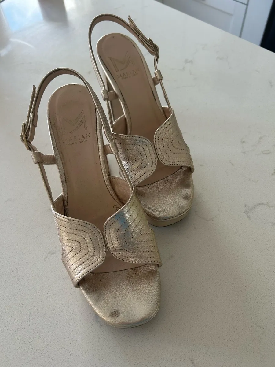 Ladies shoes