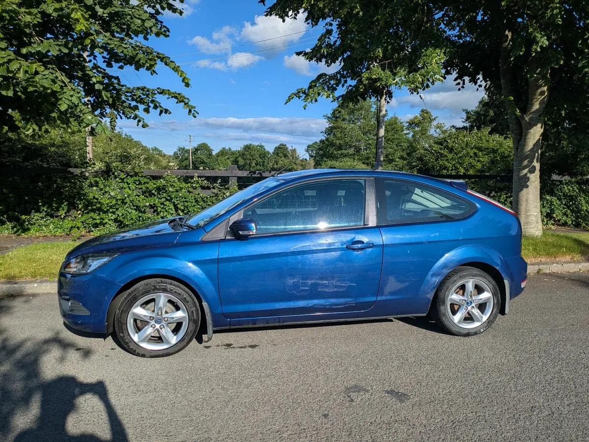 Ford Focus 2009 - Image 2