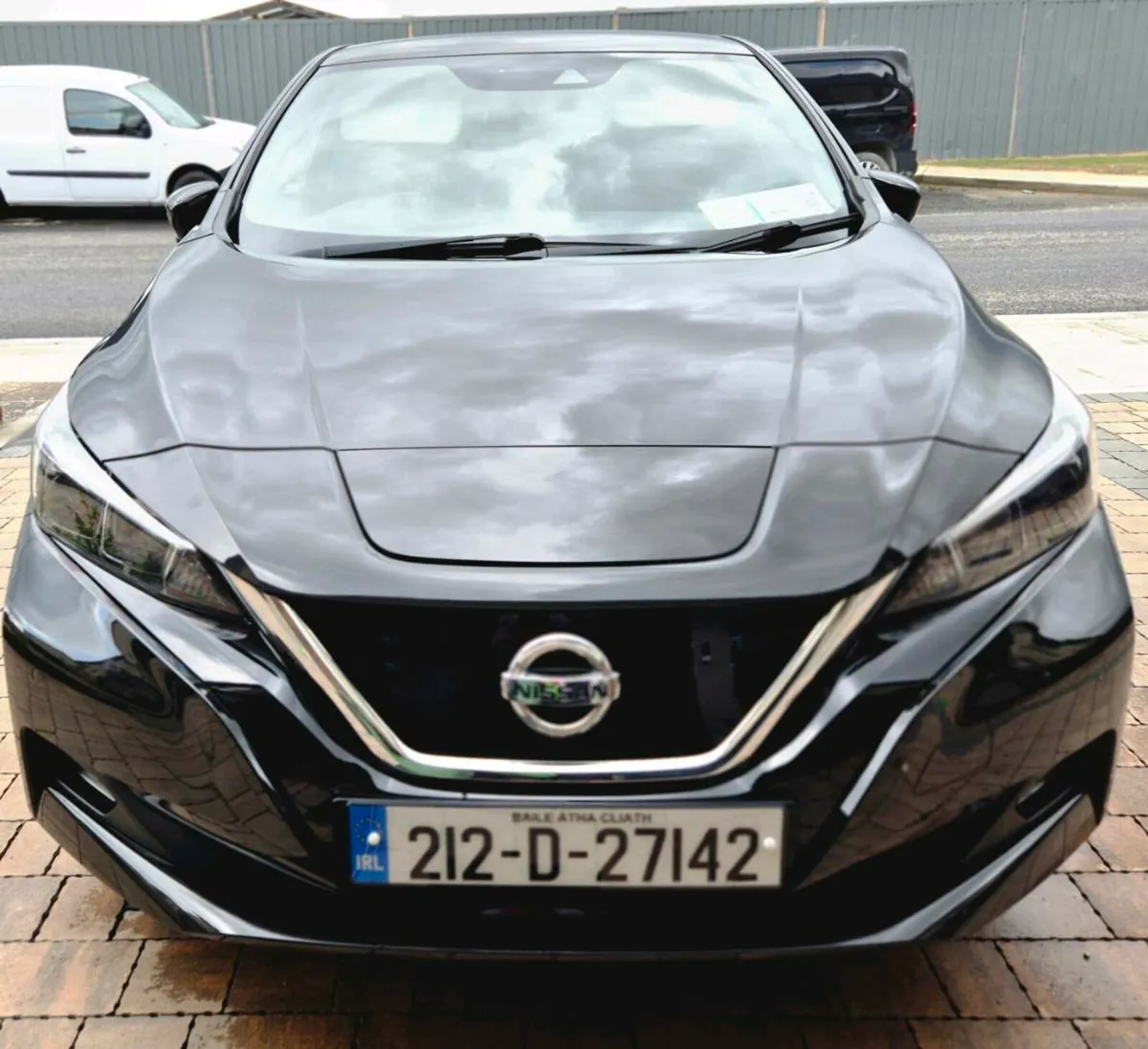 NISSAN LEAF N-CONNECTA COLD PACK, PREMIUM MODEL - Image 1
