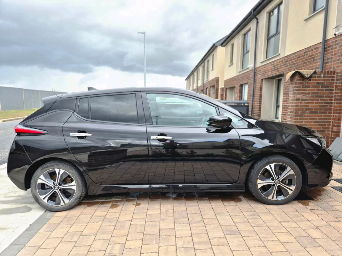 NISSAN LEAF N-CONNECTA COLD PACK, PREMIUM MODEL - Image 2