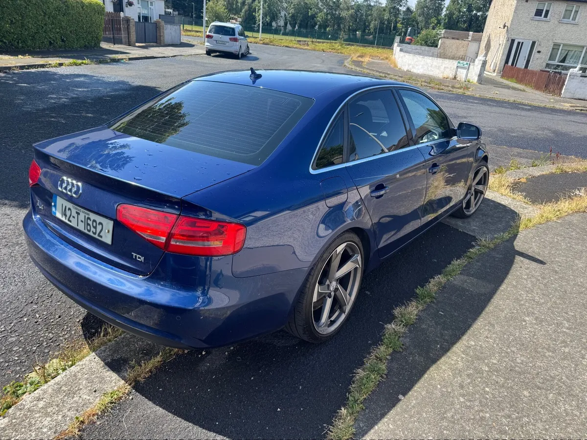 Audi A4 2014 - Image 2