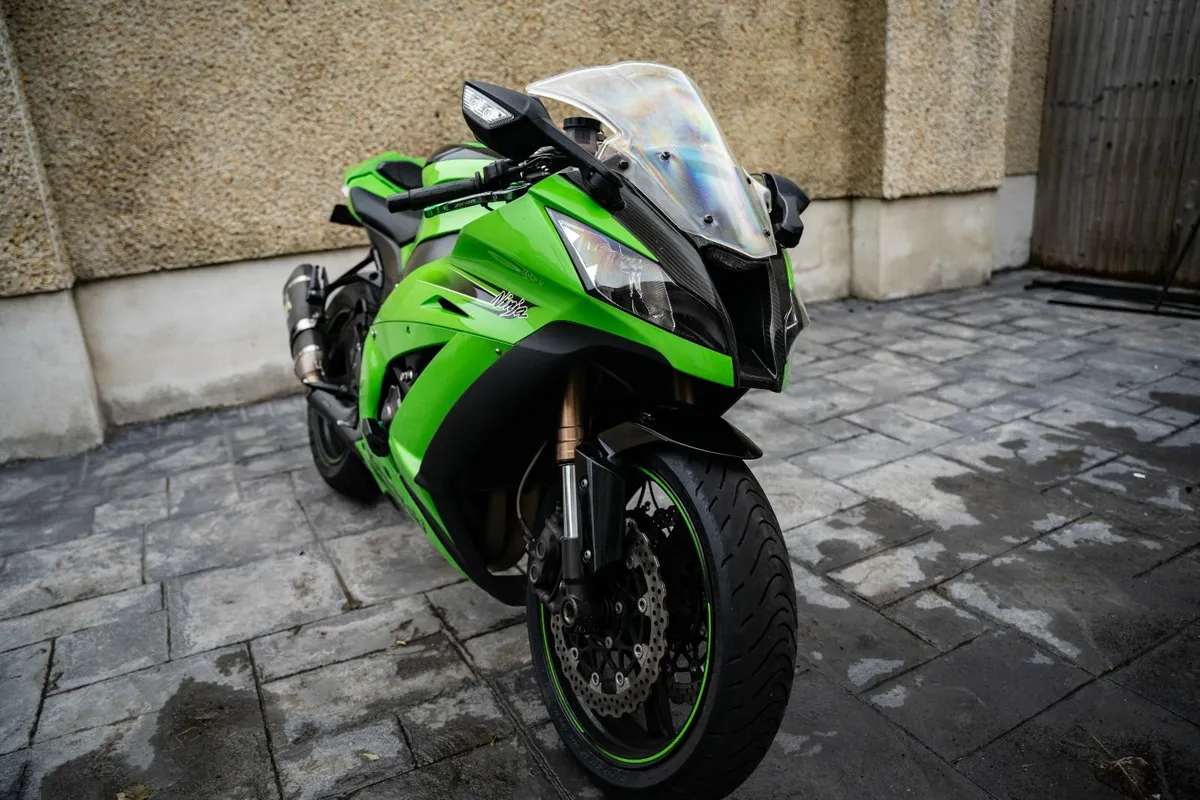 Kawasaki ZX10R 2011 30kkm - Image 1