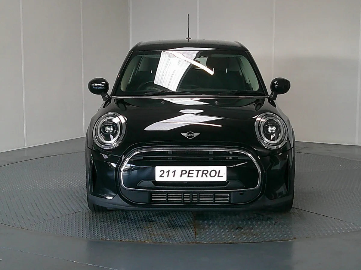 Mini Cooper 2021 - Image 2