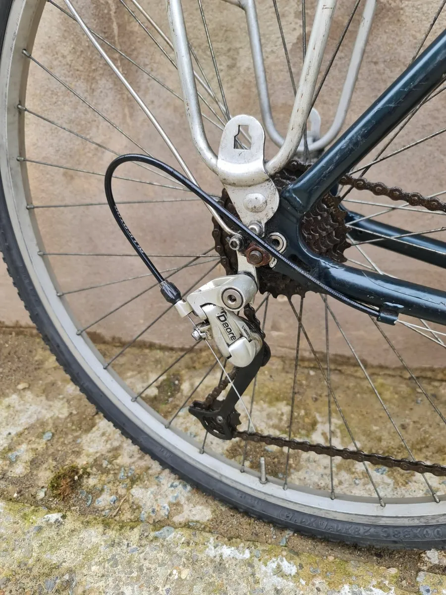 Giant Touring Bike - Image 3