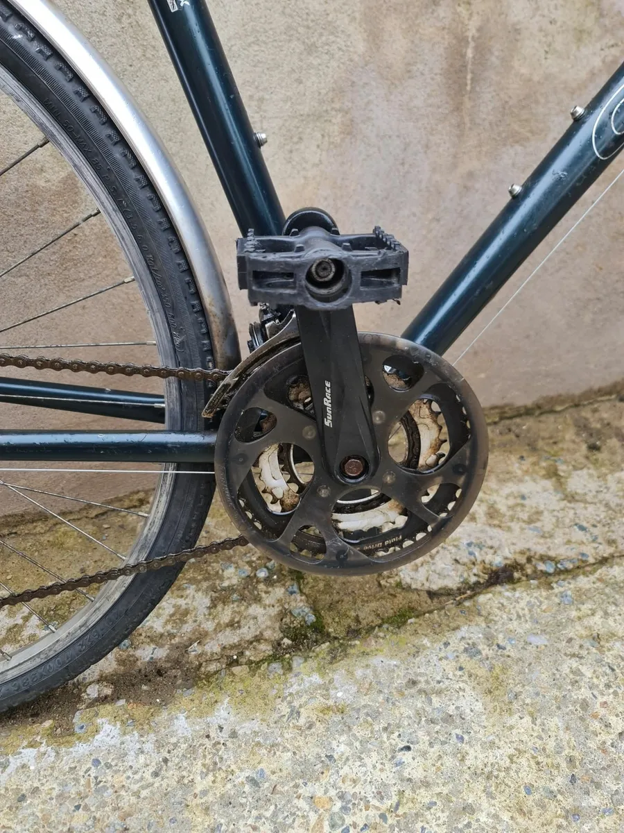 Giant Touring Bike - Image 4