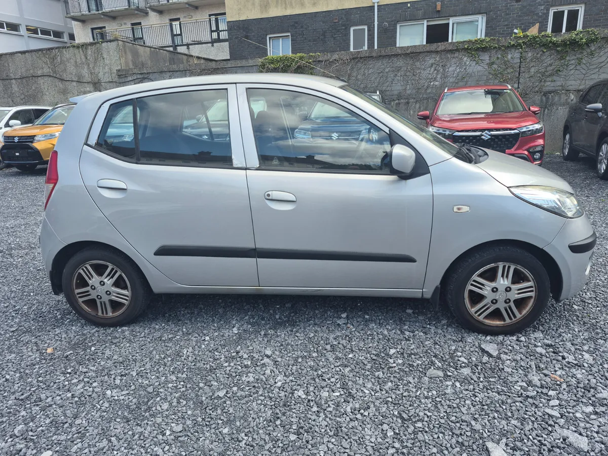Hyundai i10 2009 - Image 1