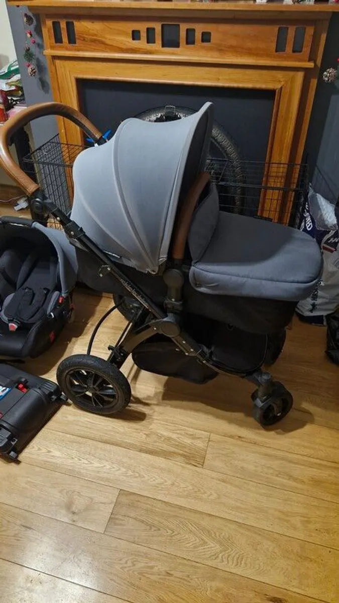 Pram/stroller/travel system - Image 1