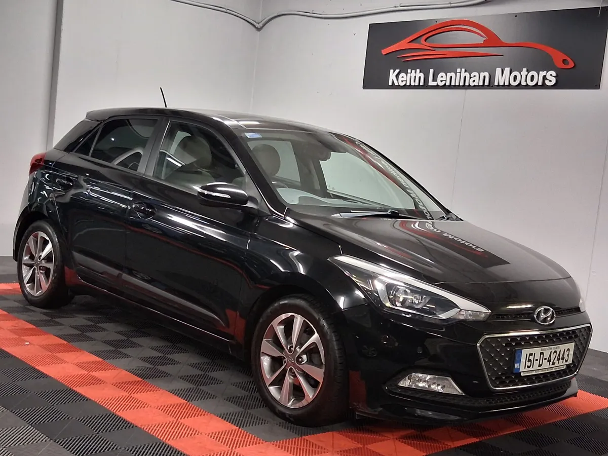 2015 Hyundai i20 **HIGH SPECIFICATION** - Image 3