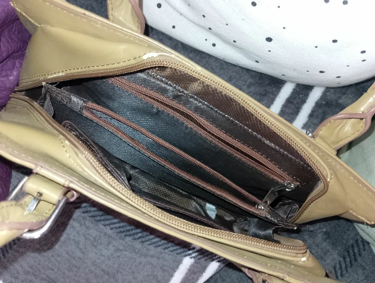 Woman's Handbags - Image 4