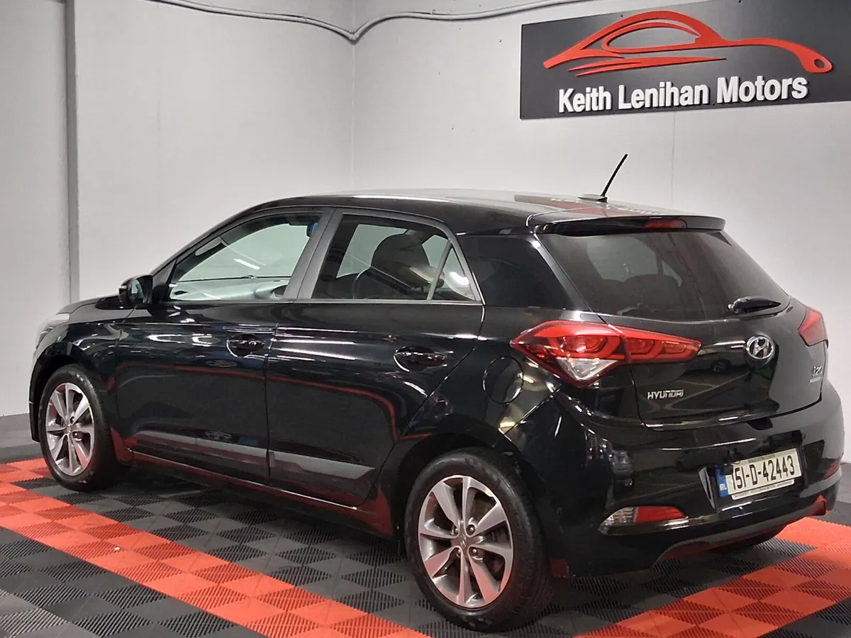 2015 Hyundai i20 **HIGH SPECIFICATION** - Image 4