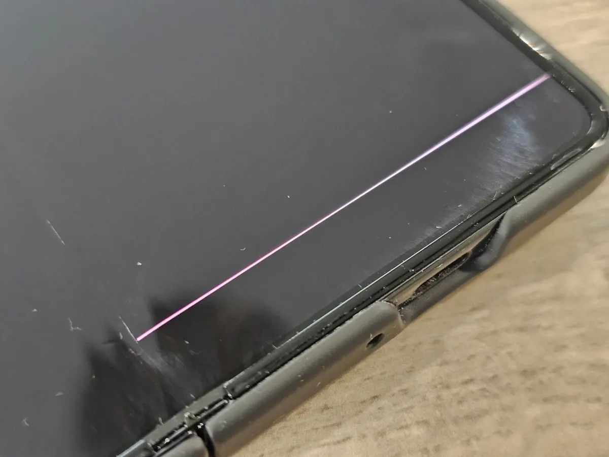 Samsung Galaxy Z Fold 5 - Screen Issue - Image 1