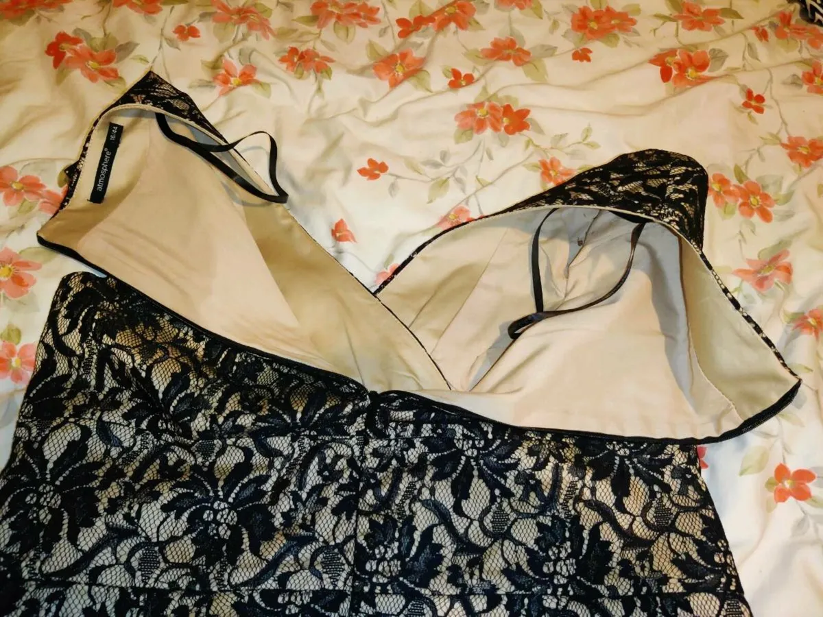 CREAMY SATIN & BLACK LACE, New Heavy Party Dress ! - Image 3