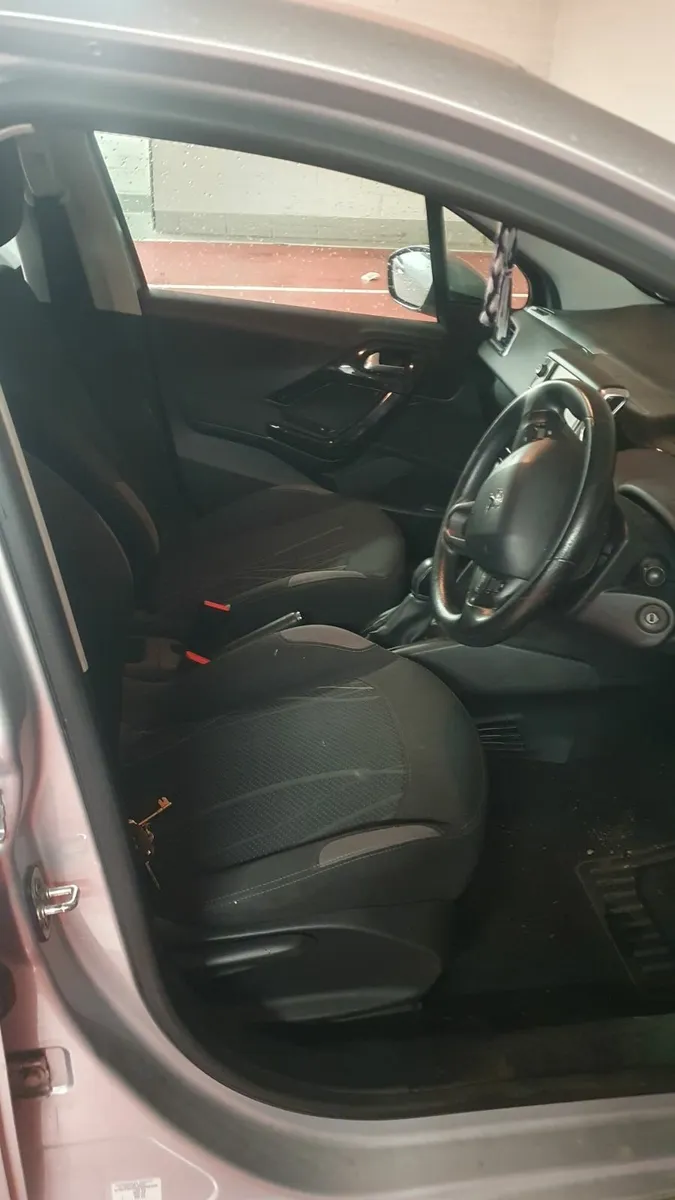 Peugeot 208 2013 - Image 4