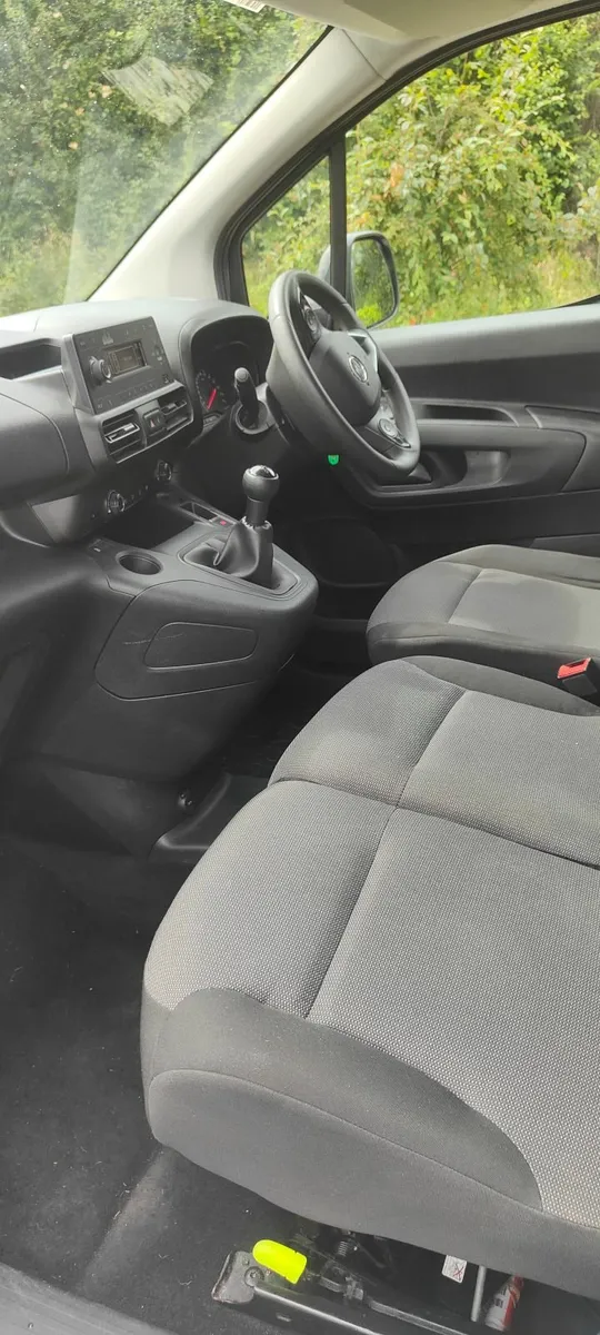 2021 Opel combo - Image 2