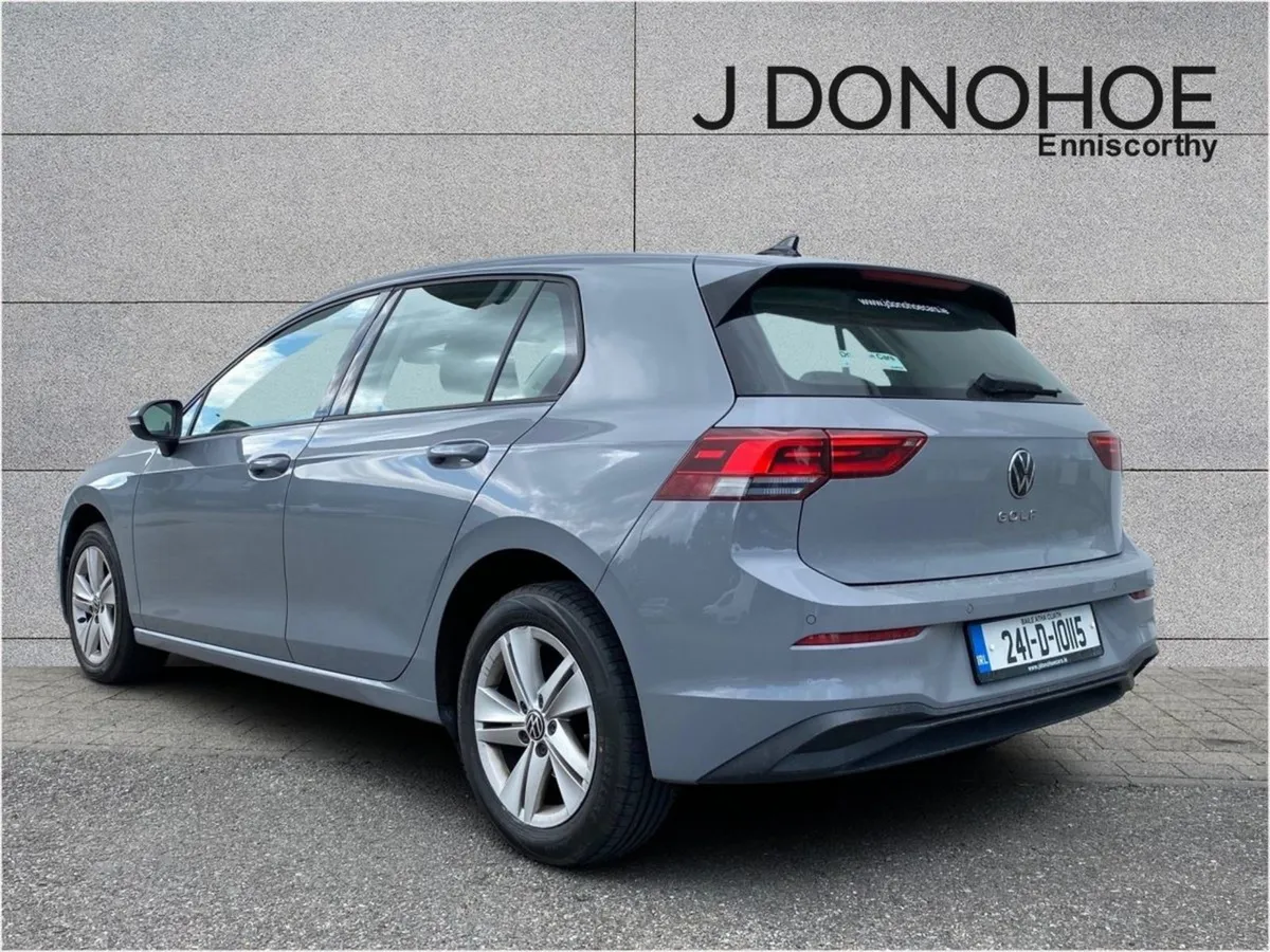 Volkswagen Golf 2.0 TDI 115HP Life - Image 2