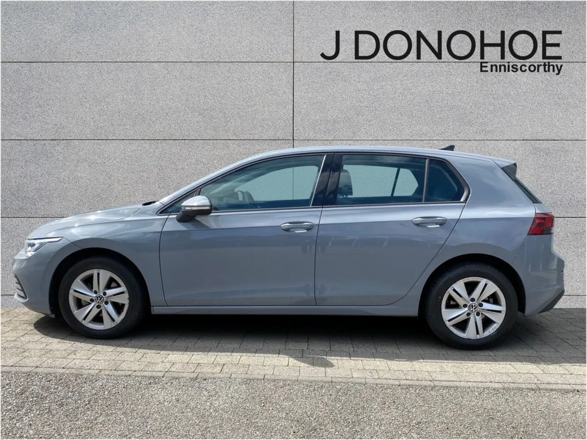 Volkswagen Golf 2.0 TDI 115HP Life - Image 3