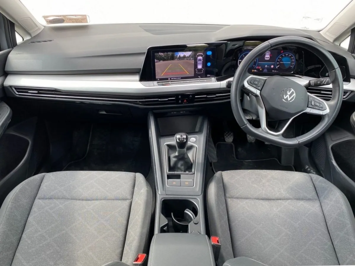 Volkswagen Golf 2.0 TDI 115HP Life - Image 4