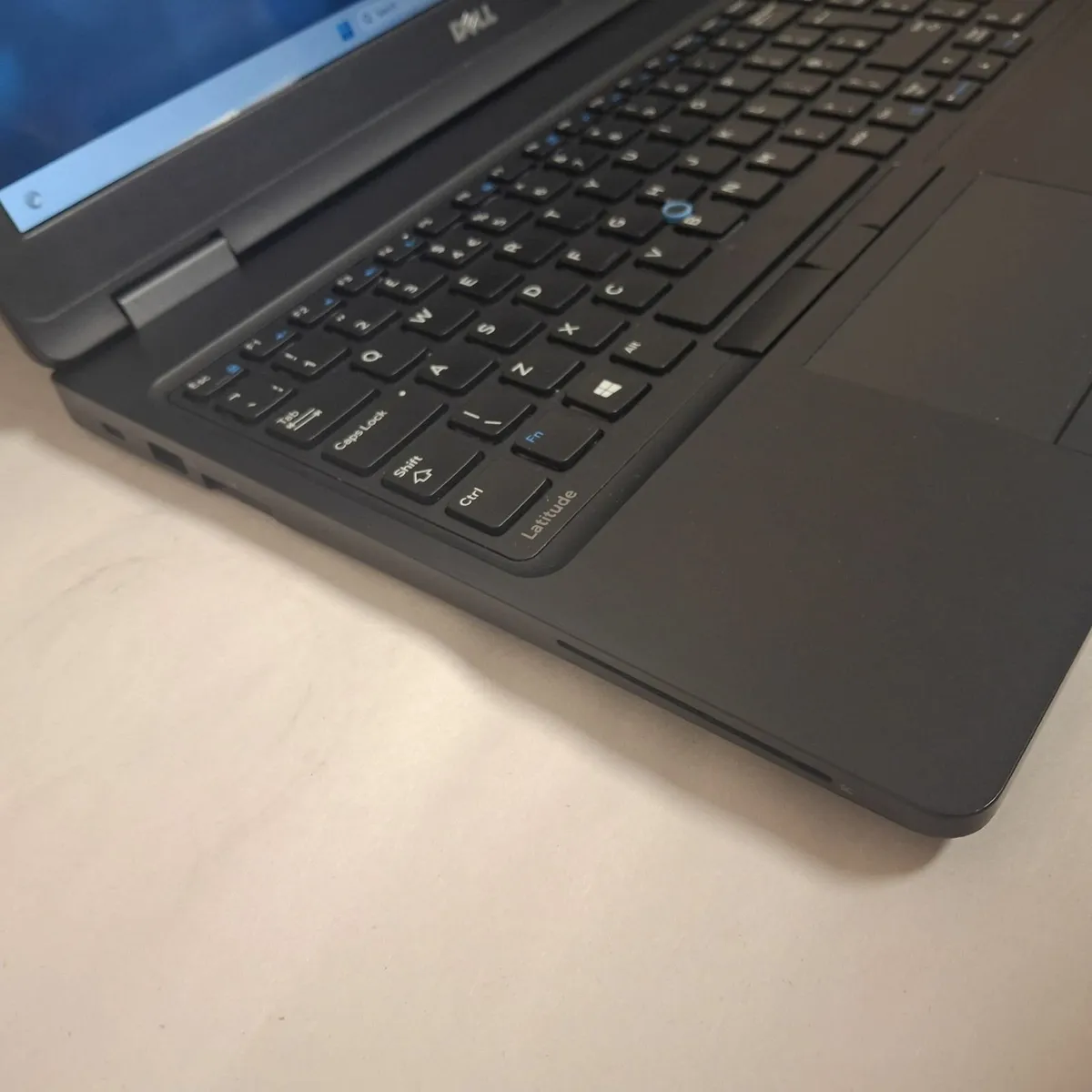 Dell Latitude 5580 | i7-7600U | 16GB RAM | Touchsc - Image 4