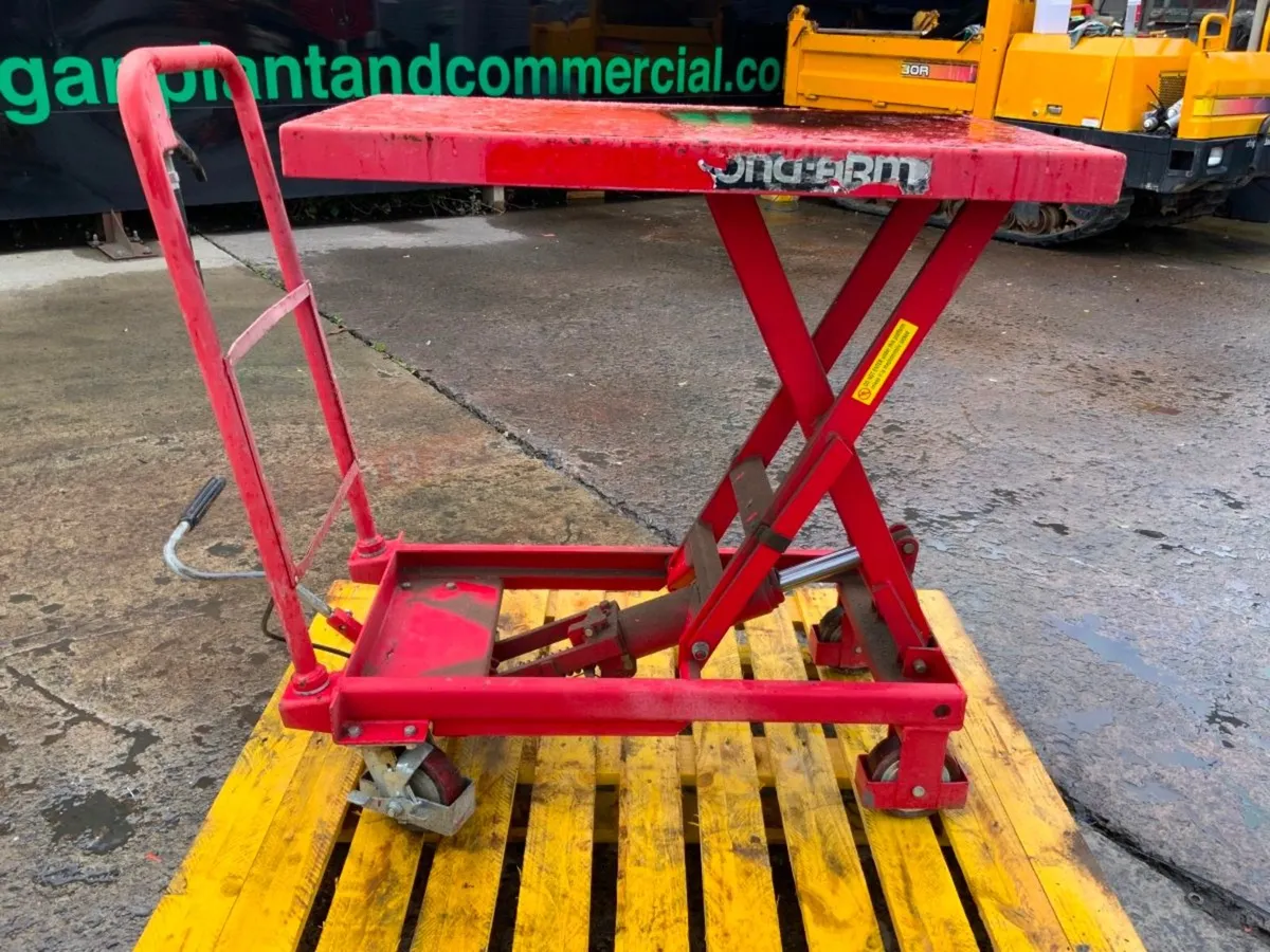CLARKE HYDRAULIC LIFT / PLATFORM  LIFT......751-1. - Image 4