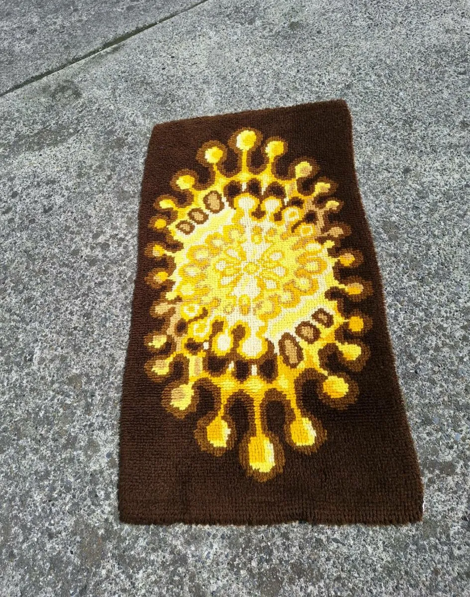 Retro rug - Image 1