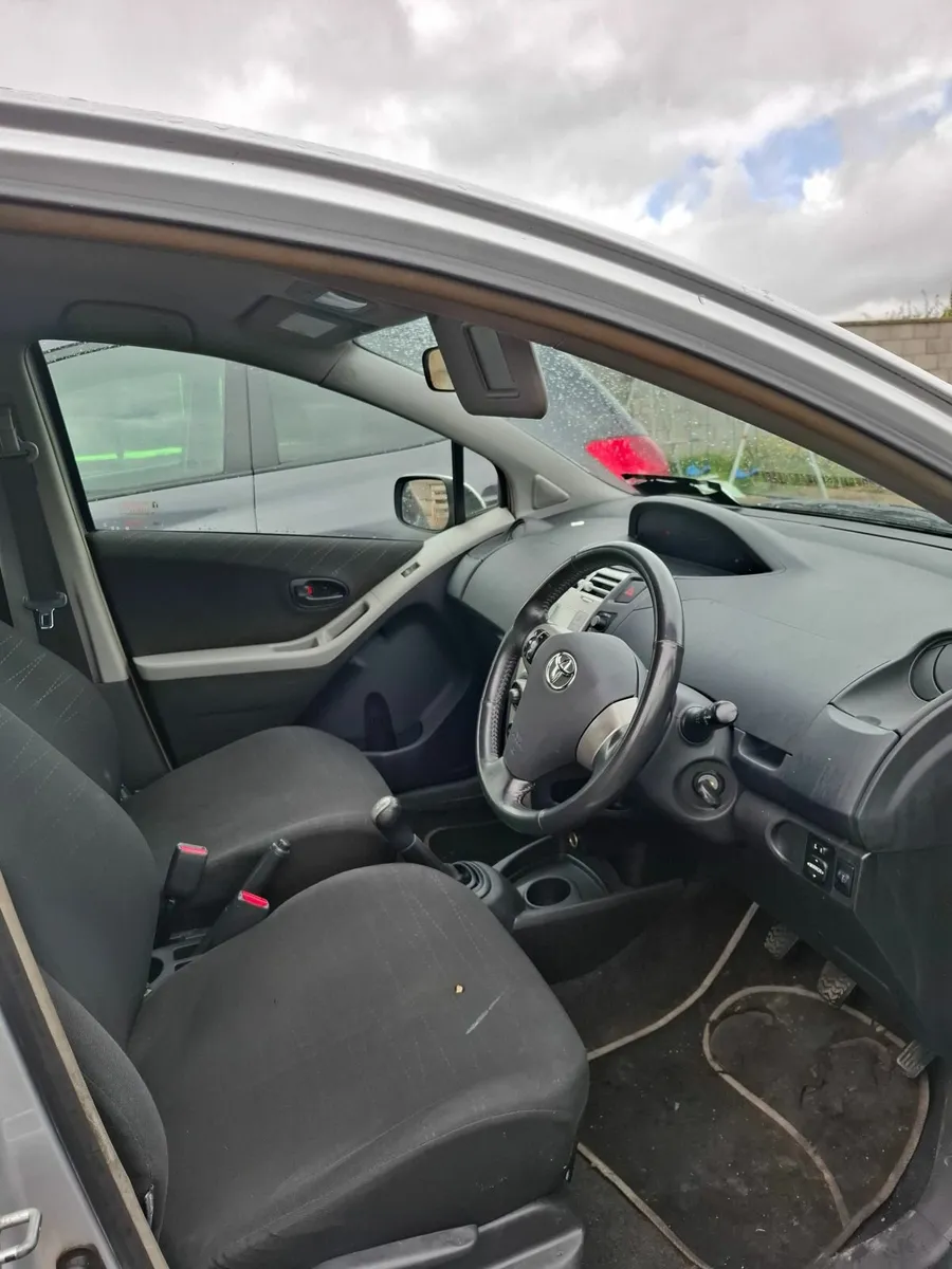 06 Toyota Yaris 1.0...taxed and tested - Image 2