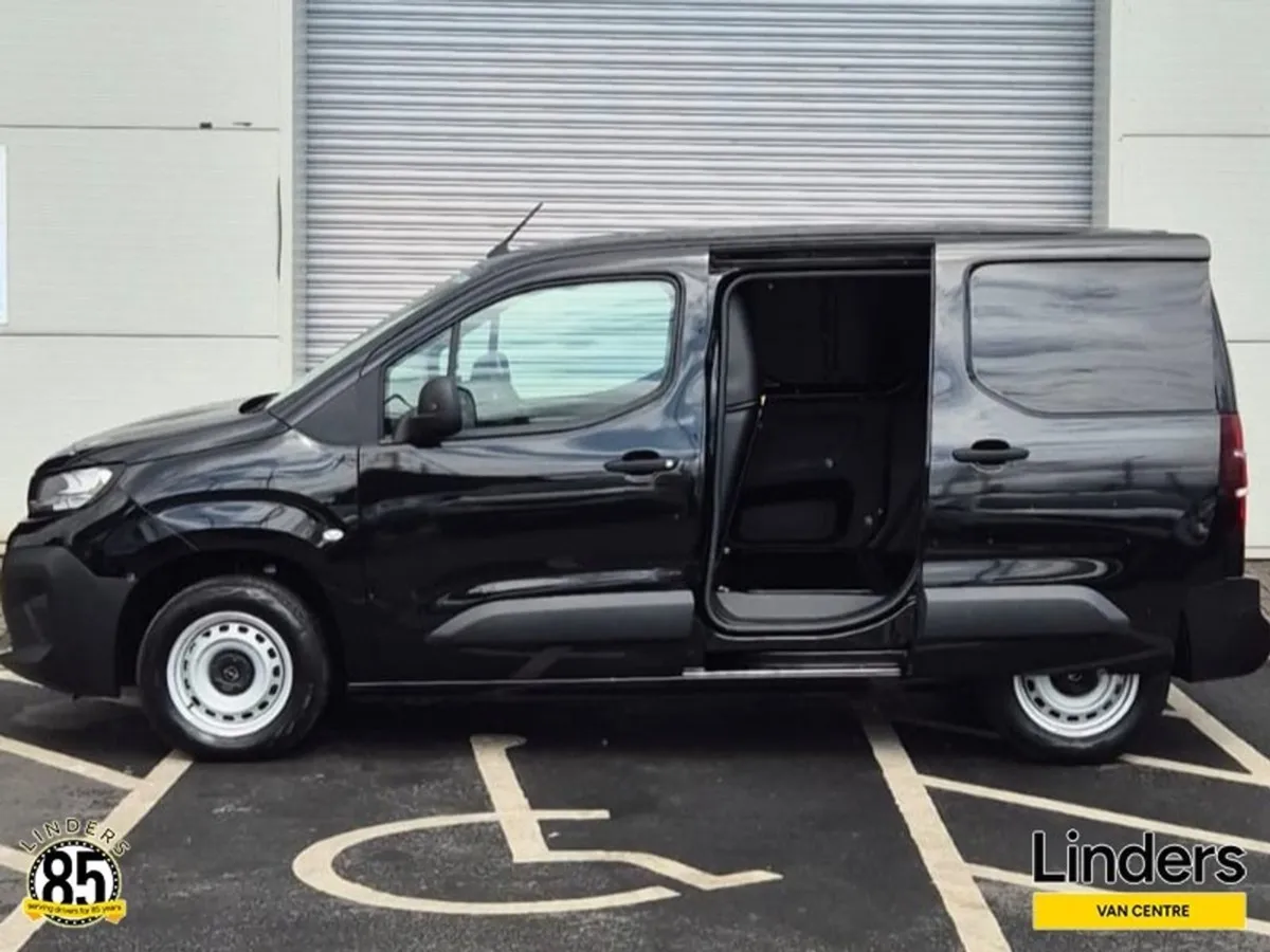 Opel Combo 252 0kms PRE REG - Image 3