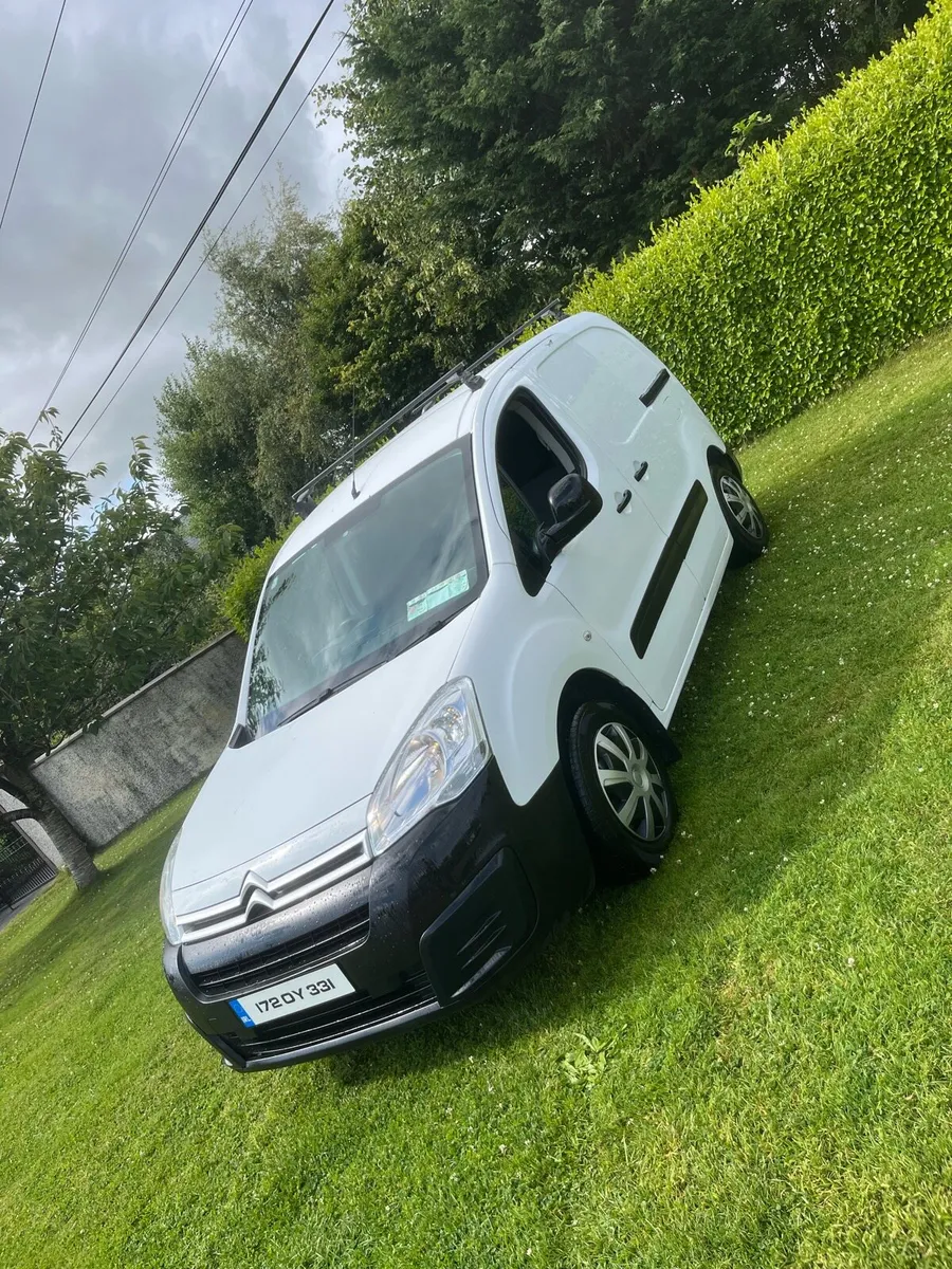 Berlingo van 2017 - Image 1