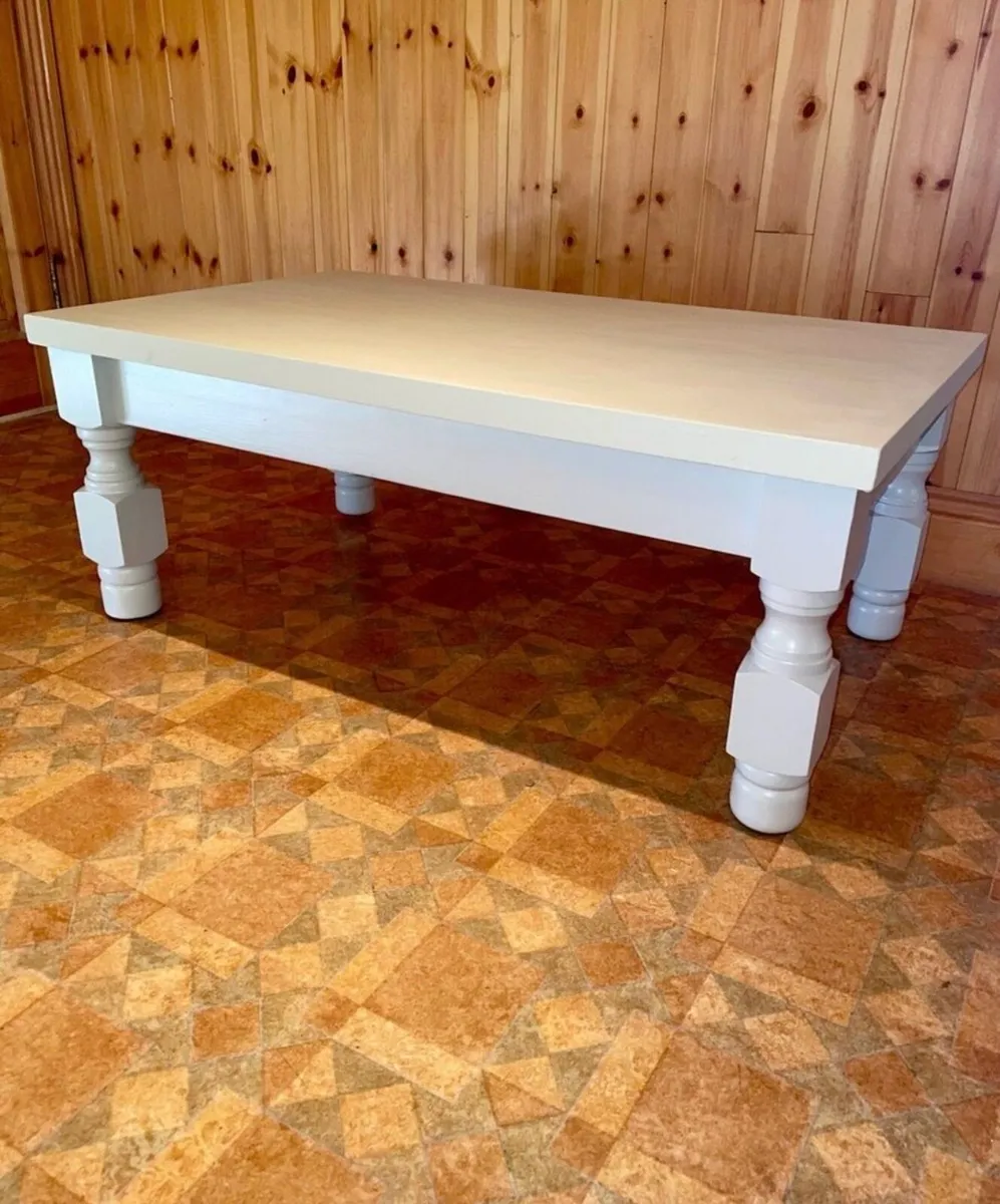 Stylish Living Room Table - Image 2