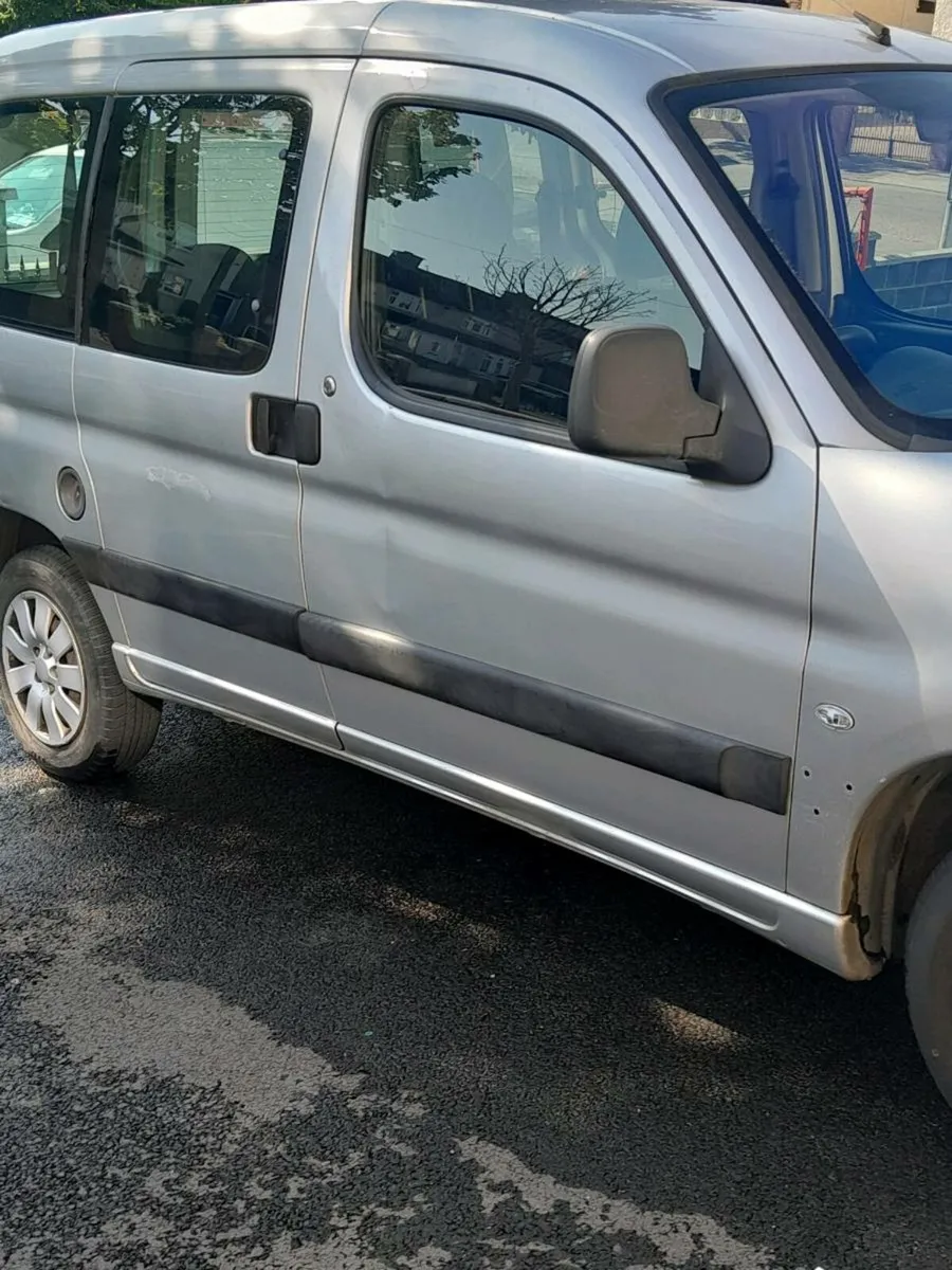 Wheelchair assembly car - Image 2