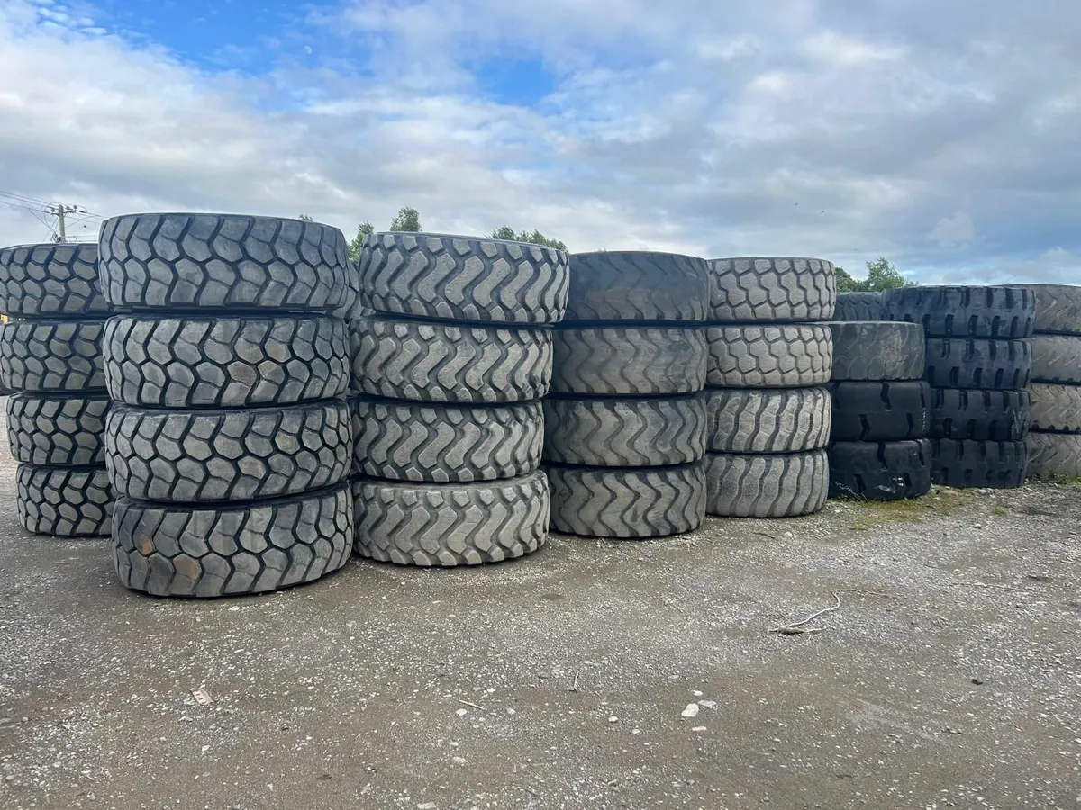 23.5R25 tyres and wheels for sale - Image 2