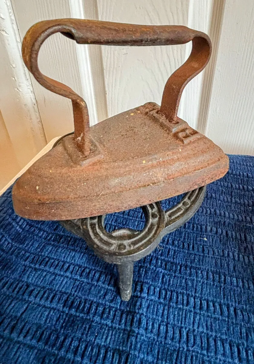 A collection of small decorative antique items. - Image 1
