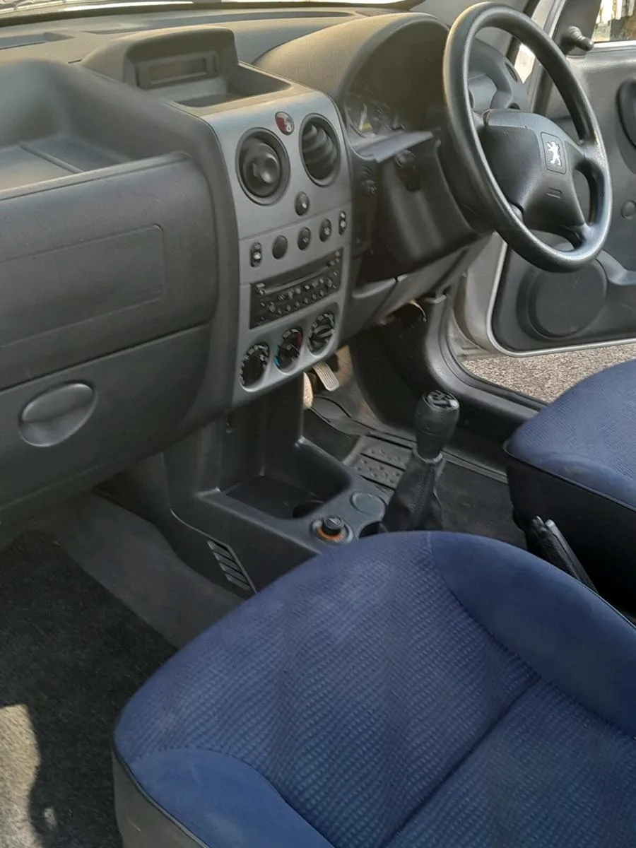 Wheelchair assembly car - Image 4
