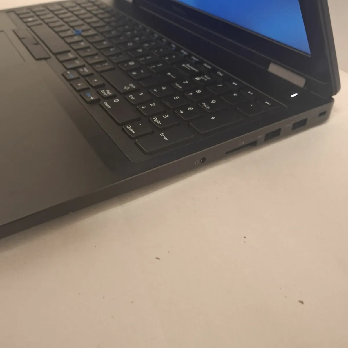 Dell Latitude E5570 | i5-6300U | 16GB RAM Laptop - Image 4