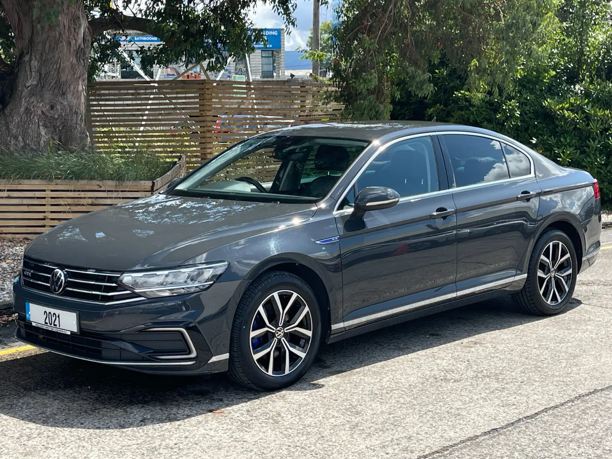 Volkswagen Passat 2021 - Image 3