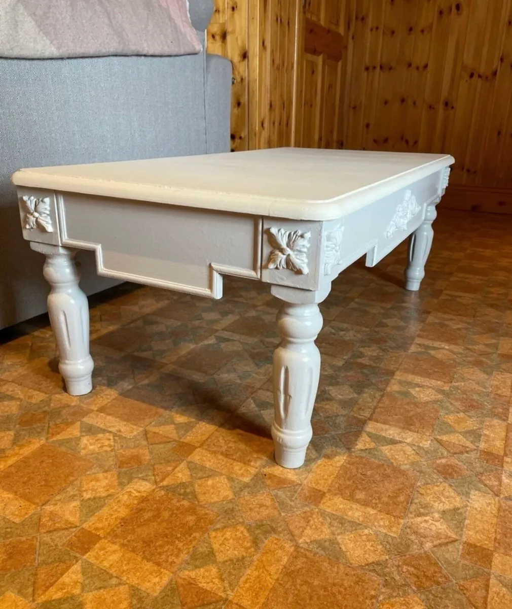 Gorgeous Coffee Table - Image 2