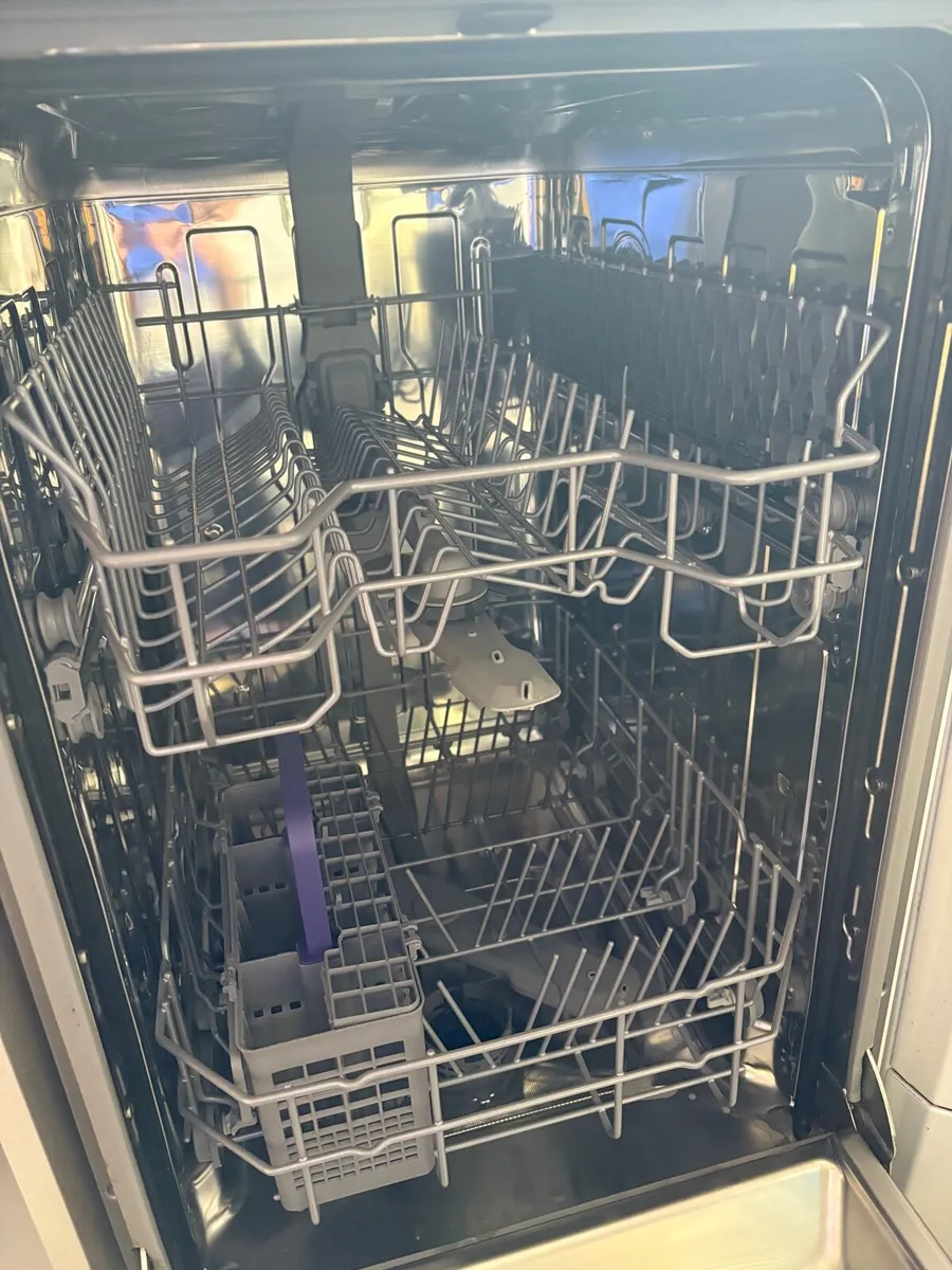Slimline dishwasher - Image 3