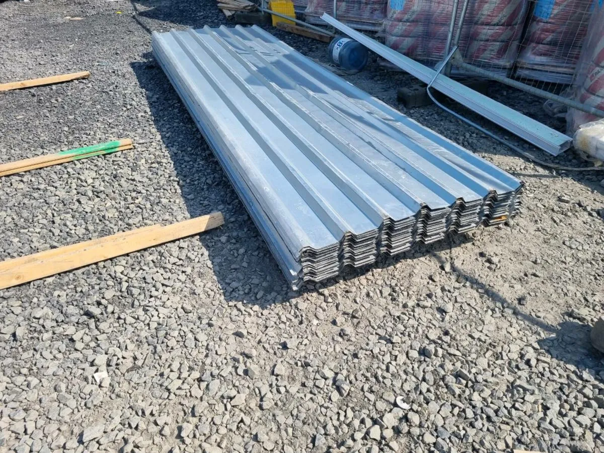 Galvanised roof cladding - Image 1