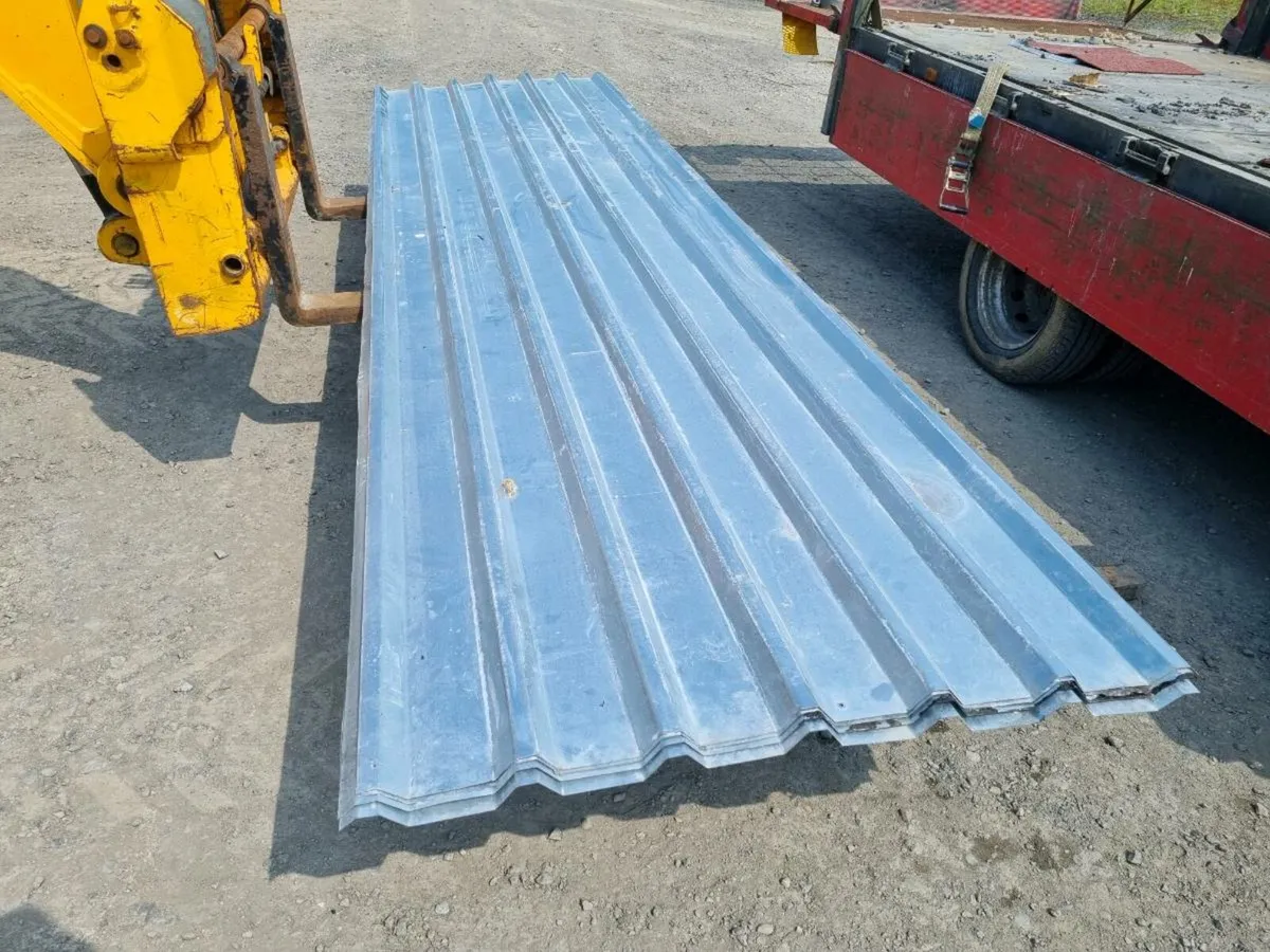 Galvanised roof cladding - Image 3