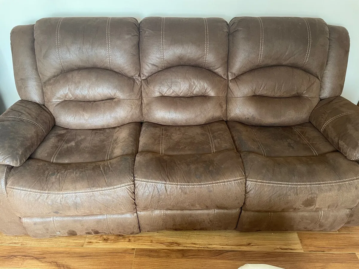 Brown reclining couch and 2 recliner arm chairs - Image 2