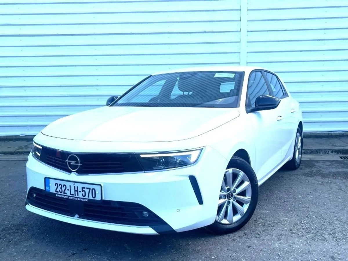 Opel Astra SC 1.2 Turbo 110PS Petrol 6 Speed - Image 2