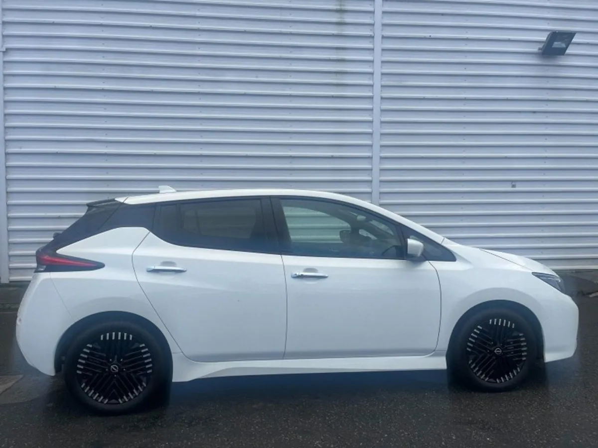 Nissan Leaf Leaf SV Premium 40 kWh - Image 3