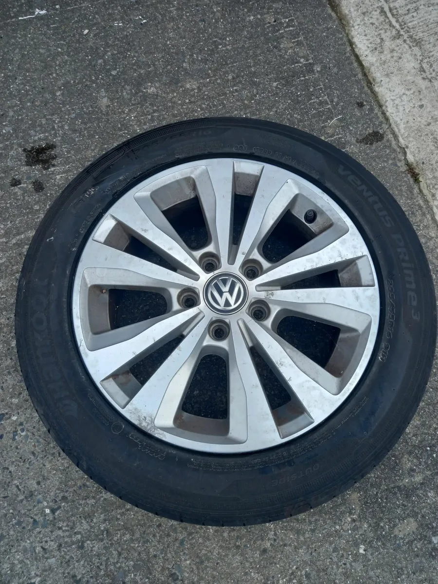 4 Vw alloy wheels with tyres - Image 1