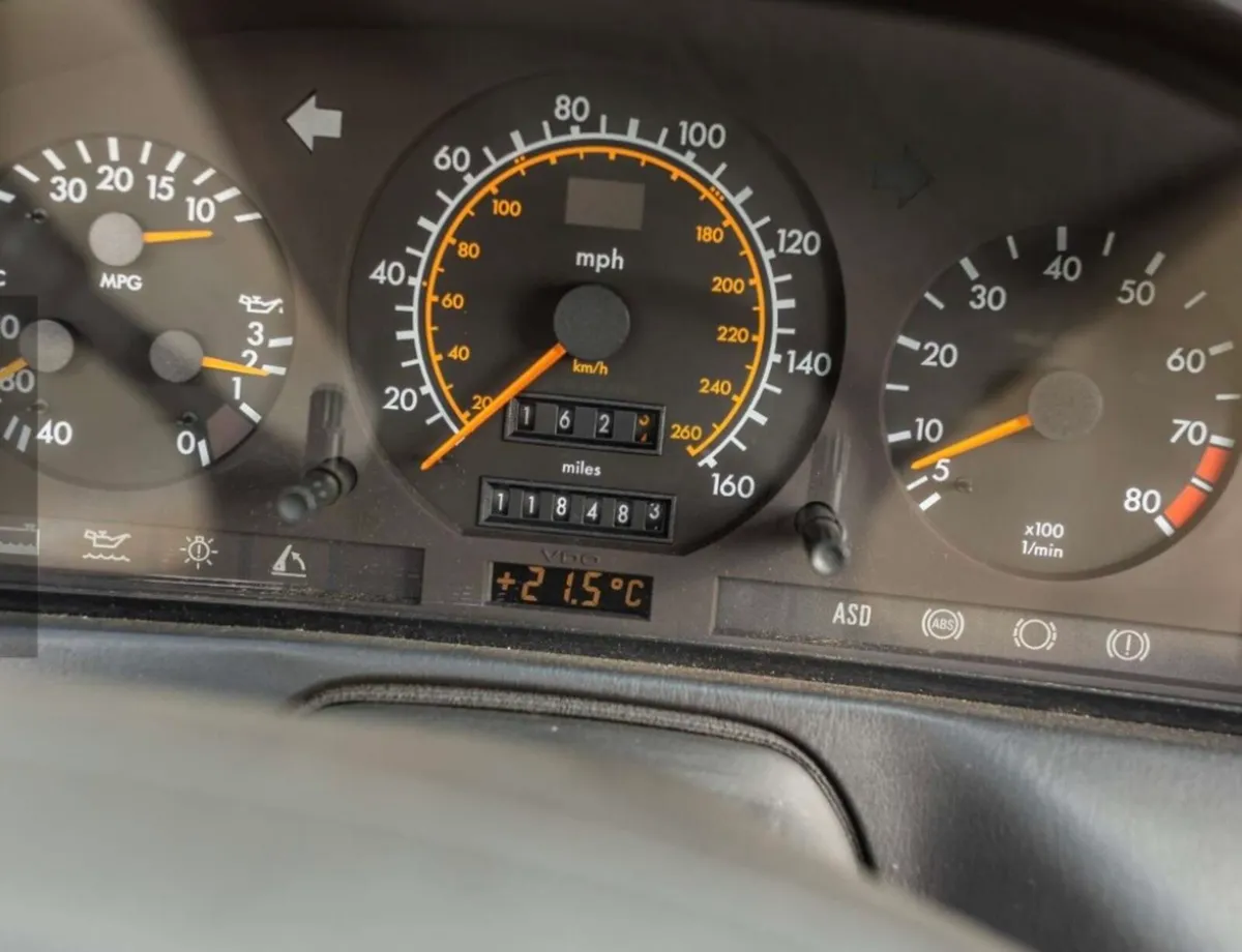 Mercedes - Image 3