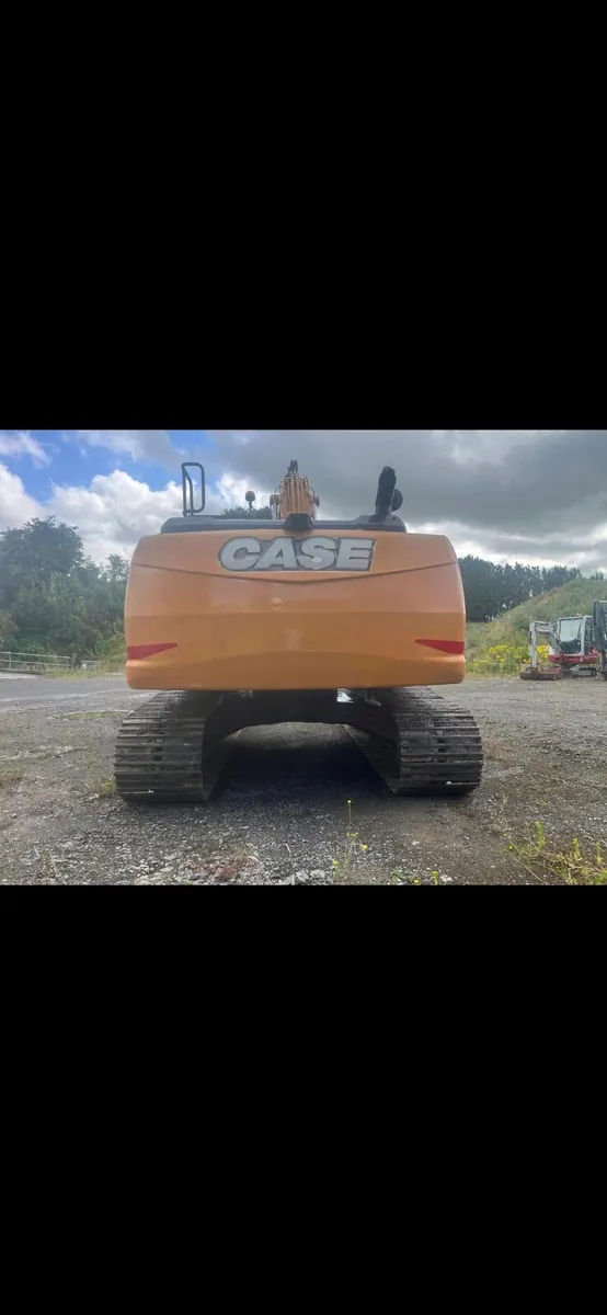 210D Case excavator - Image 4