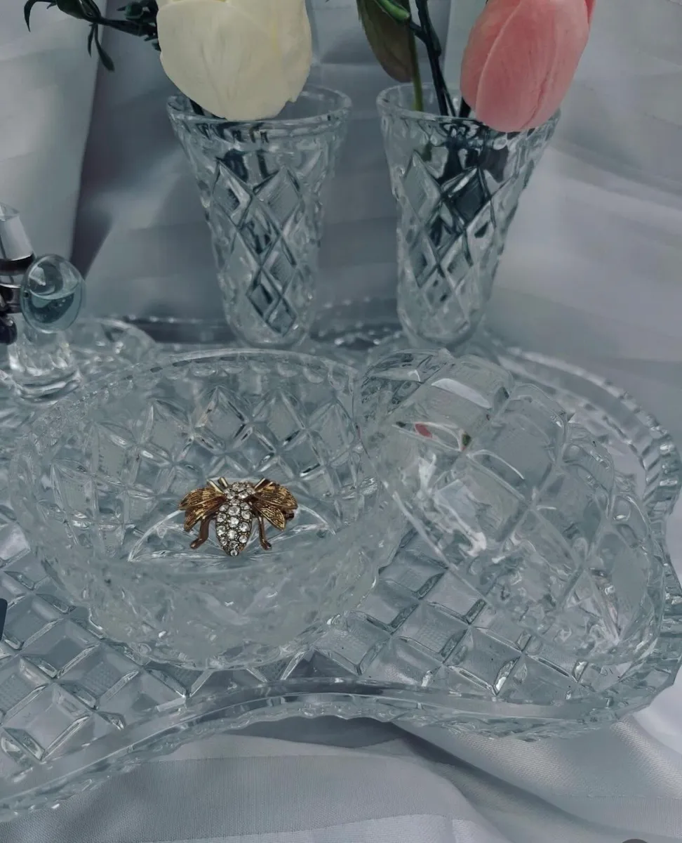 Glass dressing table set - Image 2