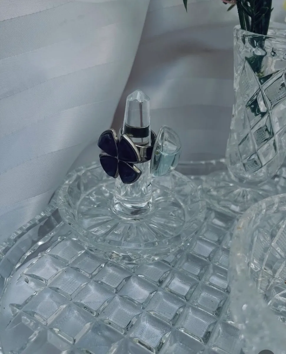 Glass dressing table set - Image 3