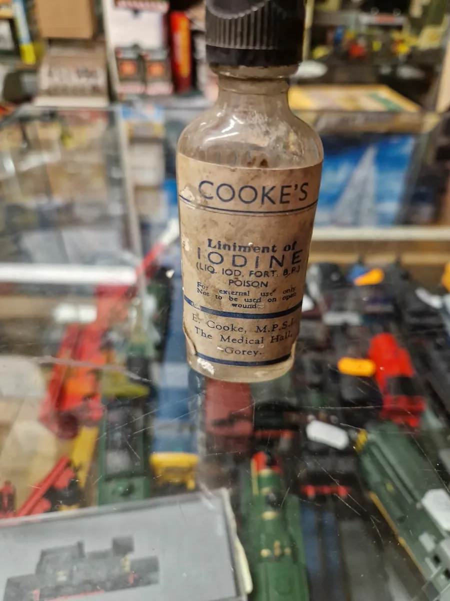 Vintage Cooke's of Gorey Iodine Bottle - Image 2